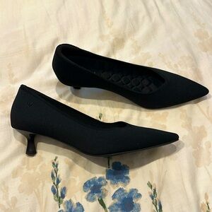 Vivaia black kitten heel pumps